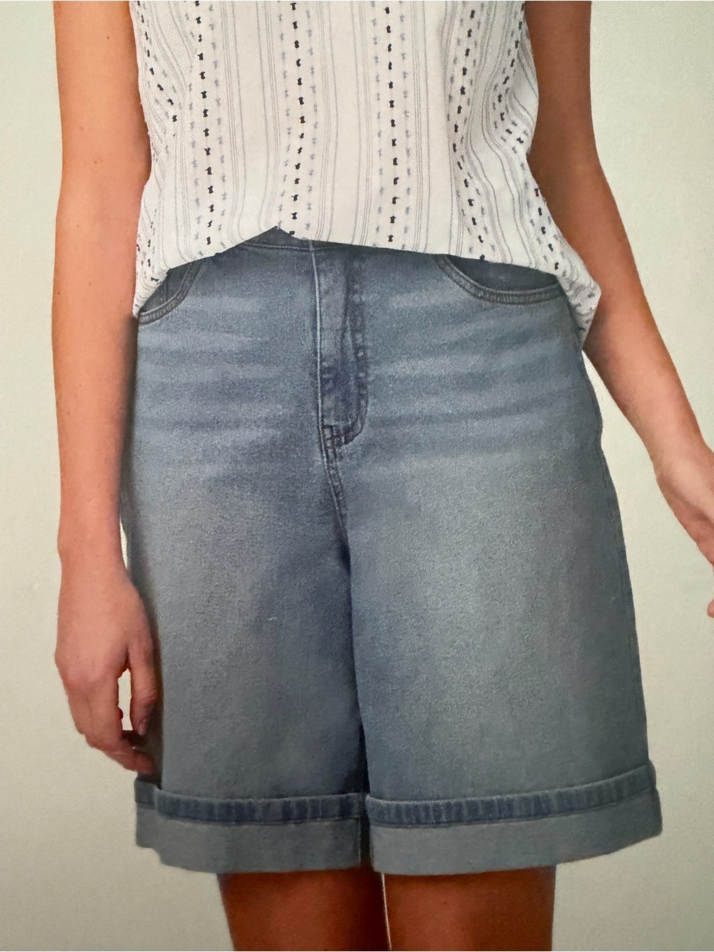 Serra Light Blue Denim Shorts with Contrast Stitching XL
